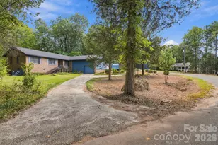 5559 Hillsdale St, Fort Lawn, SC 29714 - Photo 1