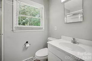 829 Vancouver Ln, Gastonia, NC 28052 - Photo 17