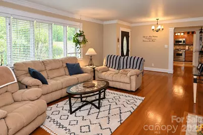 609 1st Avenue N, Conover, NC 28613 - Photo 7