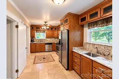 609 1st Avenue N, Conover, NC 28613 - Photo 11
