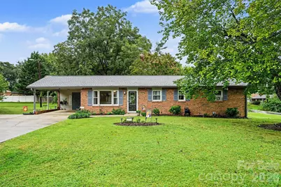 2712 33rd Avenue NE, Hickory, NC 28601 - Photo 3