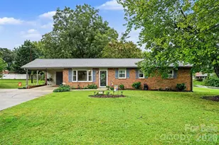 2712 33rd Ave NE, Hickory, NC 28601 - Photo 3