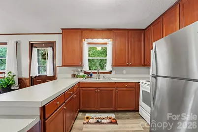 2712 33rd Avenue NE, Hickory, NC 28601 - Photo 13