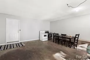 6238 King George Dr, Charlotte, NC 28213 - Photo 37
