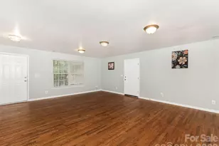 6238 King George Dr, Charlotte, NC 28213 - Photo 17