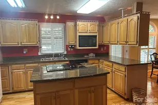2214 Holly Ln, Shelby, NC 28150 - Photo 7