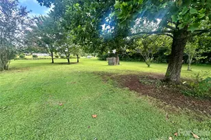 226 Flat Rock Dr, Lincolnton, NC 28092 - Photo 3