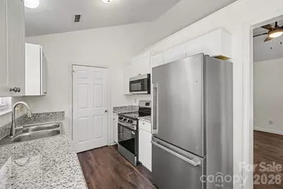 5718 Kirkdale Court, Charlotte, NC 28208 - Photo 13