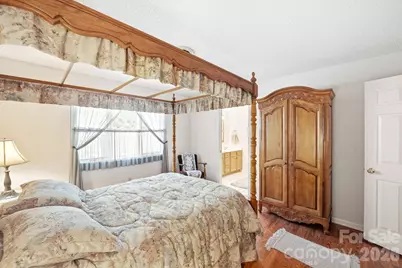 310 Robertson Street, Burnsville, NC 28714 - Photo 15