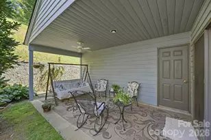310 Robertson St, Burnsville, NC 28714 - Photo 27