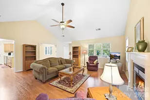 310 Robertson St, Burnsville, NC 28714 - Photo 5