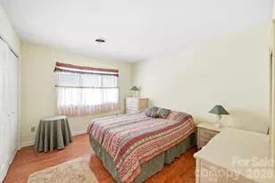 310 Robertson St, Burnsville, NC 28714 - Photo 21