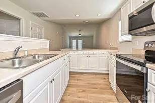 2013 Pin Oak Pl, Cramerton, NC 28032 - Photo 15