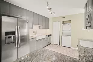 6612 Point Comfort Ln, Charlotte, NC 28226 - Photo 15