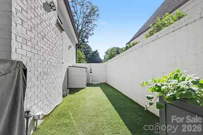 1318 S Kings Drive, Charlotte, NC 28207 - Photo 29