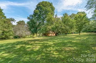 27 Windy Acres Dr, Fairview, NC 28730 - Photo 3