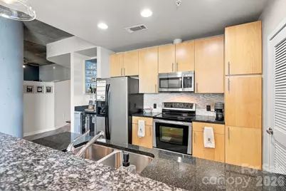210 N Church Street #2813, Charlotte, NC 28202 - Photo 17