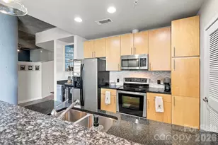 210 N Church St, Charlotte, NC 28202 - Photo 17