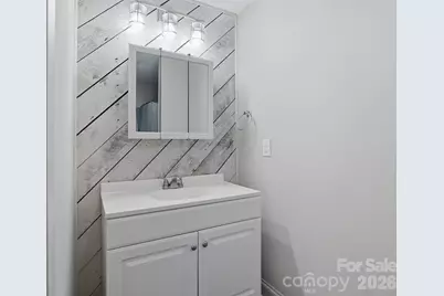 61 27th Street NW, Hickory, NC 28601 - Photo 21