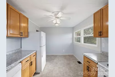 61 27th Street NW, Hickory, NC 28601 - Photo 7