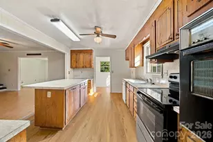 7416 Folger Dr, Charlotte, NC 28226 - Photo 9