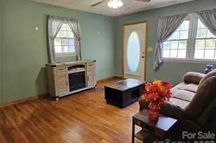 2648 Rose Pl, Lenoir, NC 28645 - Photo 3