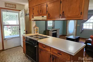 2648 Rose Pl, Lenoir, NC 28645 - Photo 5