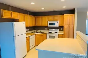 11164 Saintsbury Pl, Charlotte, NC 28270 - Photo 3