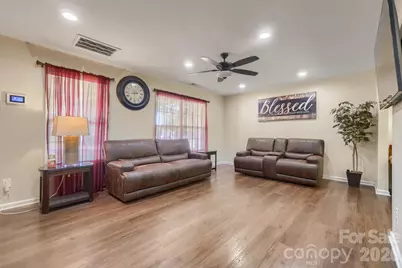 1605 Crandon Drive, Charlotte, NC 28216 - Photo 5