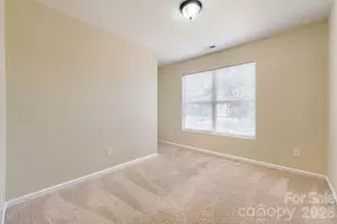 1605 Crandon Dr, Charlotte, NC 28216 - Photo 13