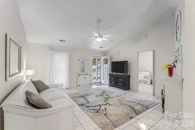 477 14th Avenue Drive NE, Hickory, NC 28601 - Photo 5
