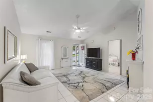 477 14th Ave Dr NE, Hickory, NC 28601 - Photo 5