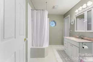 477 14th Ave Dr NE, Hickory, NC 28601 - Photo 11