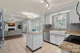 10327 Shady Rest Ln, Charlotte, NC 28214 - Photo 9