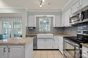 10327 Shady Rest Ln, Charlotte, NC 28214 - Photo 7