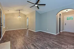 4621 Victory Ln, Charlotte, NC 28269 - Photo 3