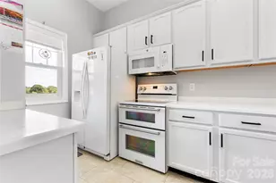 111 White St, Morganton, NC 28655 - Photo 5