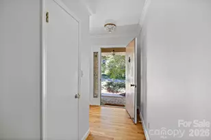 933 Coulwood Dr, Charlotte, NC 28214 - Photo 5