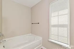 8318 Rockmoor Ridge Rd, Charlotte, NC 28215 - Photo 29