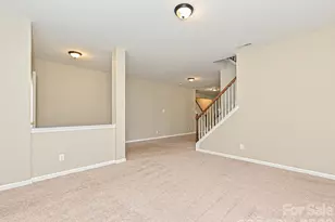 8318 Rockmoor Ridge Rd, Charlotte, NC 28215 - Photo 5