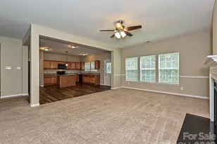 8318 Rockmoor Ridge Rd, Charlotte, NC 28215 - Photo 9