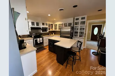 4711 Summit Avenue #4, Greensboro, NC 27405 - Photo 5
