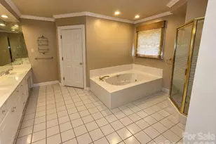 4711 Summit Ave, Greensboro, NC 27405 - Photo 15