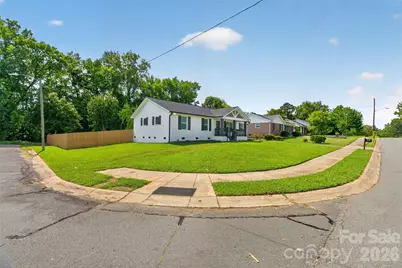 3001 Dalecrest Drive, Charlotte, NC 28269 - Photo 3