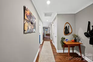 3200 Selwyn Farms Ln, Charlotte, NC 28209 - Photo 3