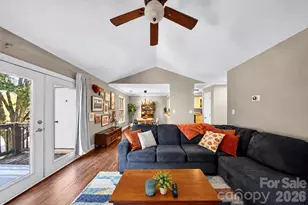 3200 Selwyn Farms Ln, Charlotte, NC 28209 - Photo 1