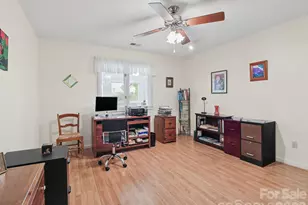 300 Dellford Ct, Hendersonville, NC 28792 - Photo 23
