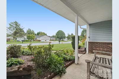 300 Dellford Court, Hendersonville, NC 28792 - Photo 3