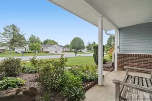 300 Dellford Ct, Hendersonville, NC 28792 - Photo 3