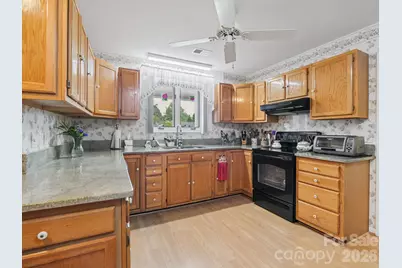 300 Dellford Court, Hendersonville, NC 28792 - Photo 7